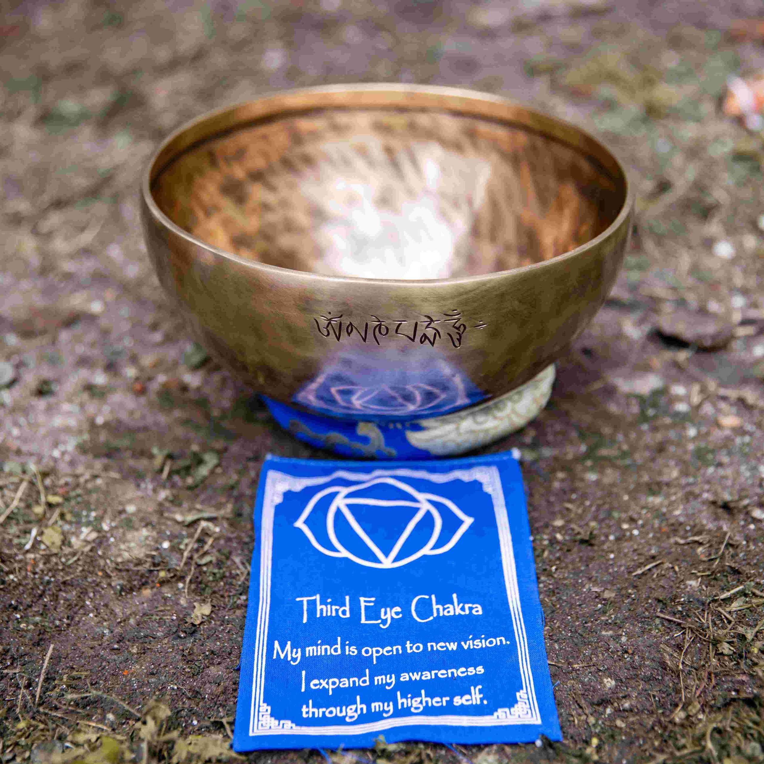 7 inches A Note Tuned Third Eye Chakra Healing Full Moon Singing Bowl| Himalayan Handmade Singing Bowl