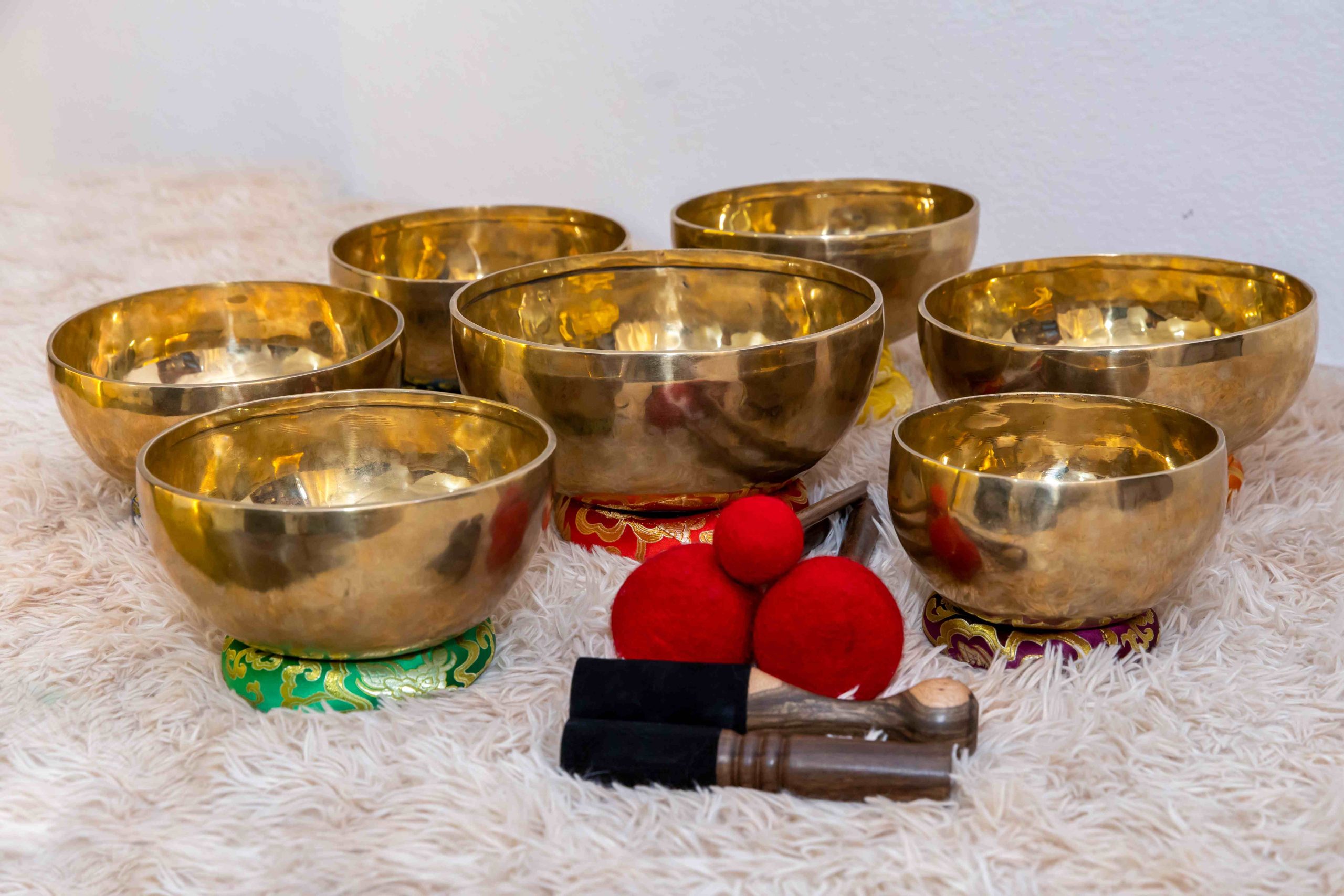 Full Moon Singing Bowl Chakra Set - Chakra Tuned for Healing and Meditation