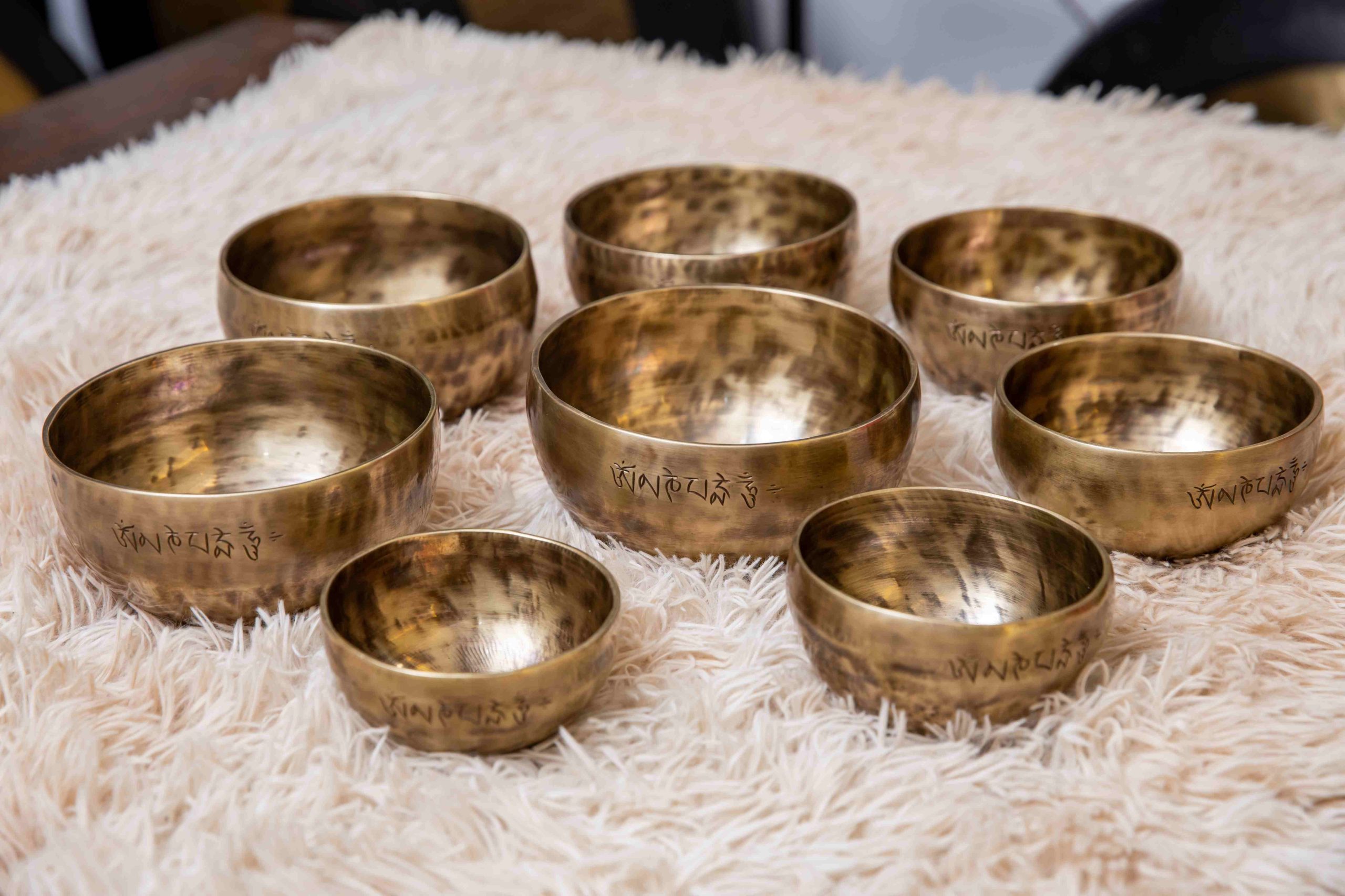 Fullmoon Singing Bowl Set in 4th Octave Notes